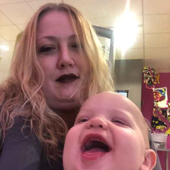 Meet your Posher, Danielle - Picture 4 of 5